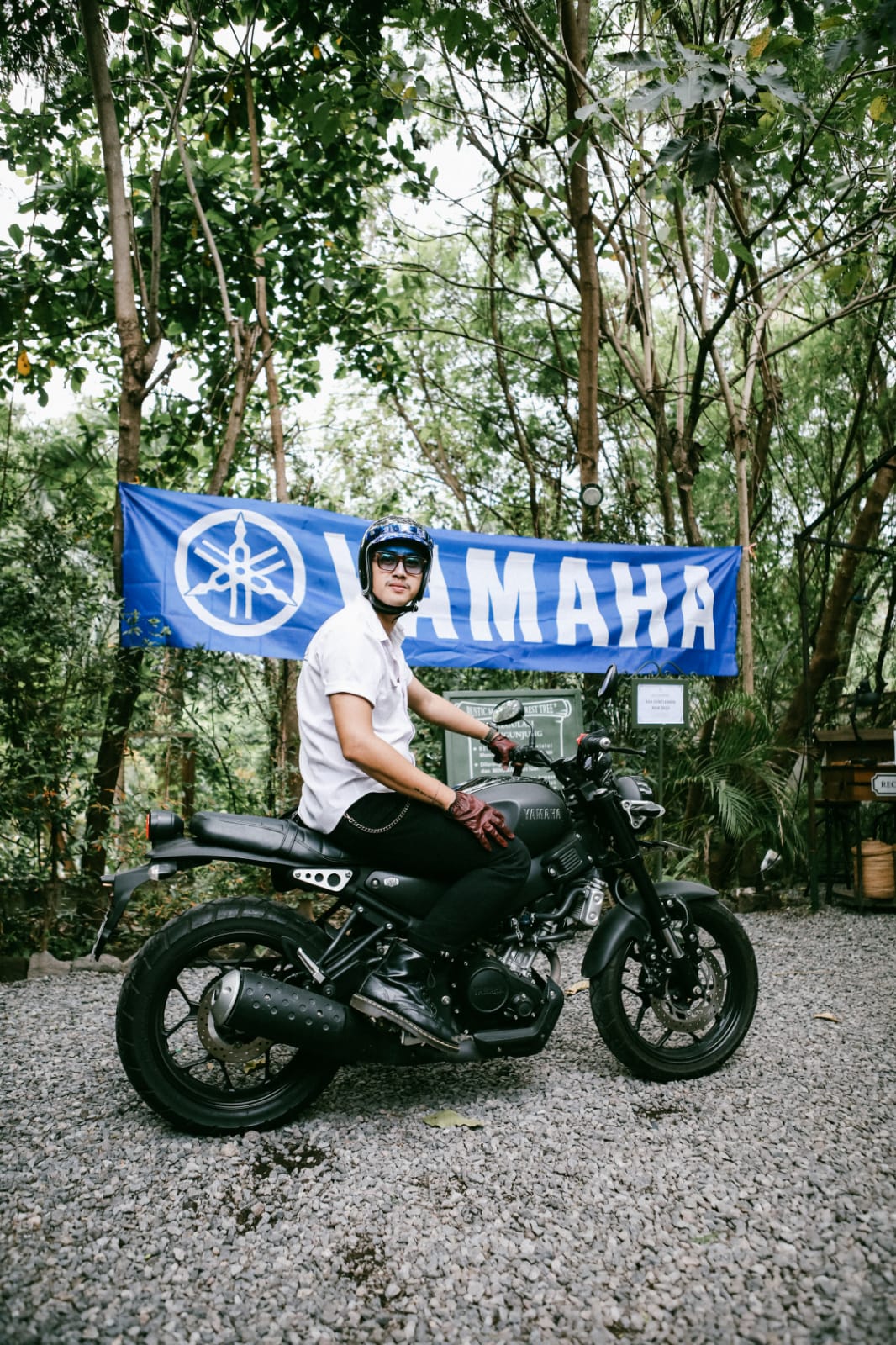 SEMAKIN DIGEMARI MASYARAKAT: Yamaha XSR 155 memadukan karakter sport heritage yang didukung dengan berbagai fitur modern untuk menjawab kebutuhan pengendaranya.
