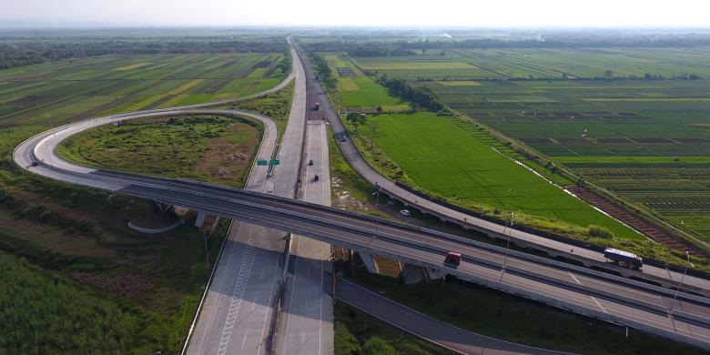 UNTUK SEMUA GOLONGAN: Jalan Tol Pasuruan - Probolinggo dilakukan penyesuaian tarif dan tarif baru yang berlaku sejak Minggu (3/3).