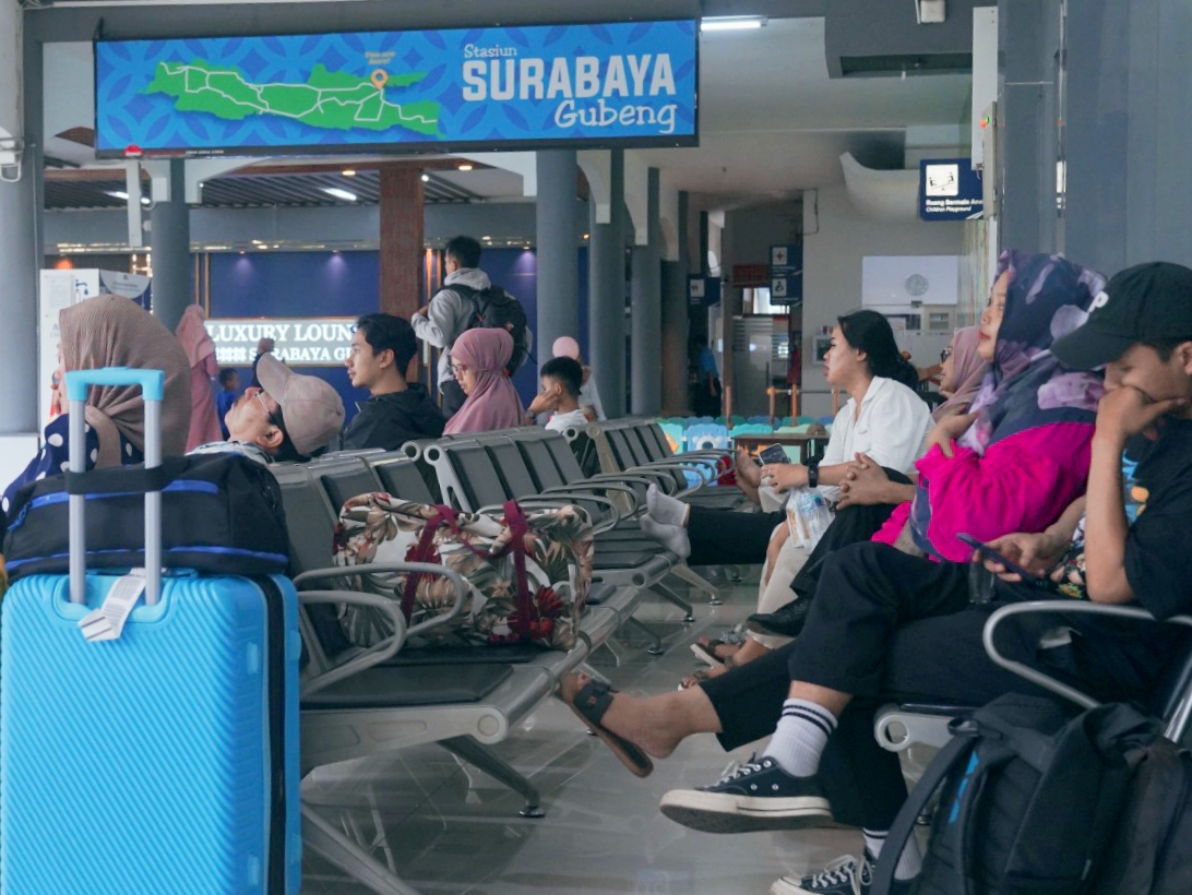 Sejak pembelian kereta lebaran dibuka 15 Februari lalu hingga kini sudah terjual 1,29 juta tiket.