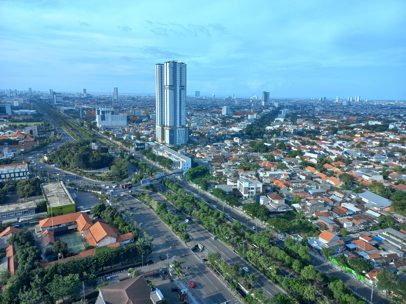 Kontribusi Jatim ke PDB nasional cukup besar, termasuk di Pula Jawa sendiri Jatim jadi kekuatan ekonomi.