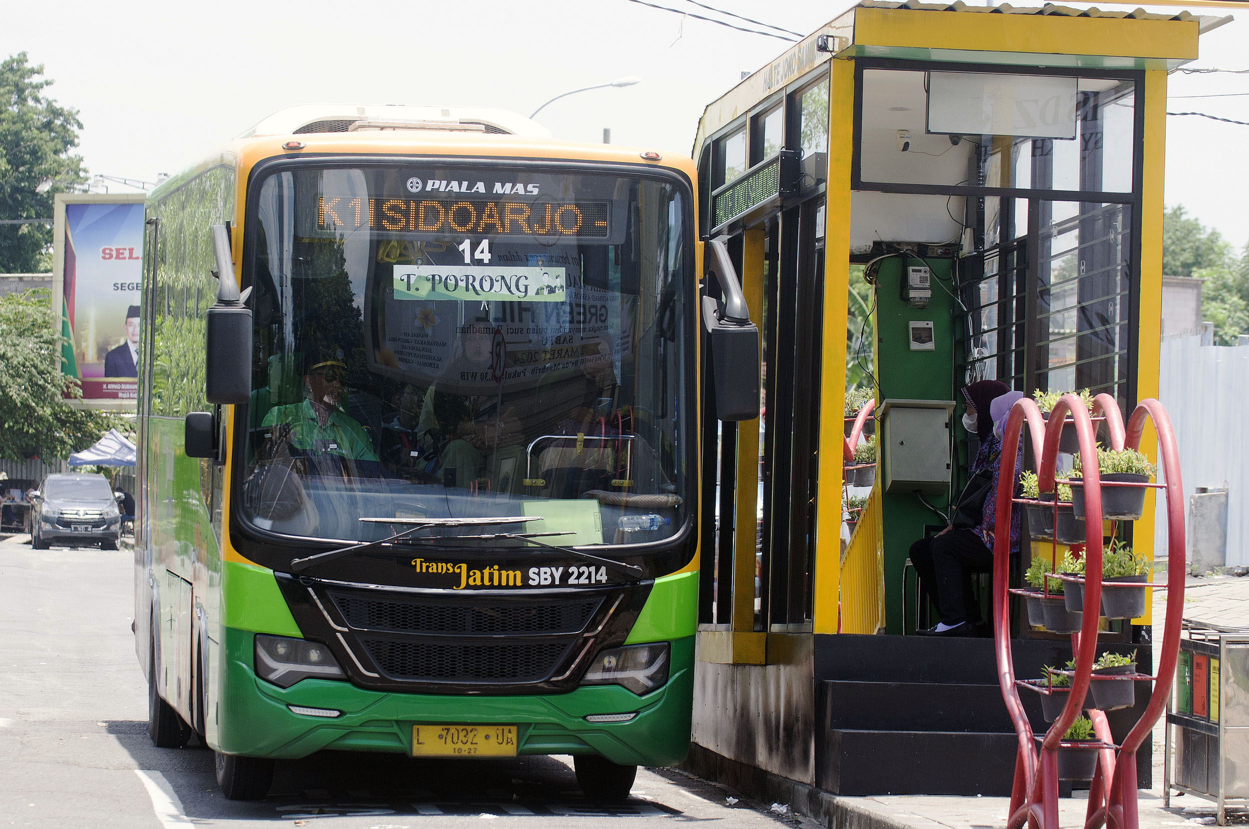 Tingginya peminat membuat Dishub Jatim bakal menambah koridor Bus Trans Jatim.