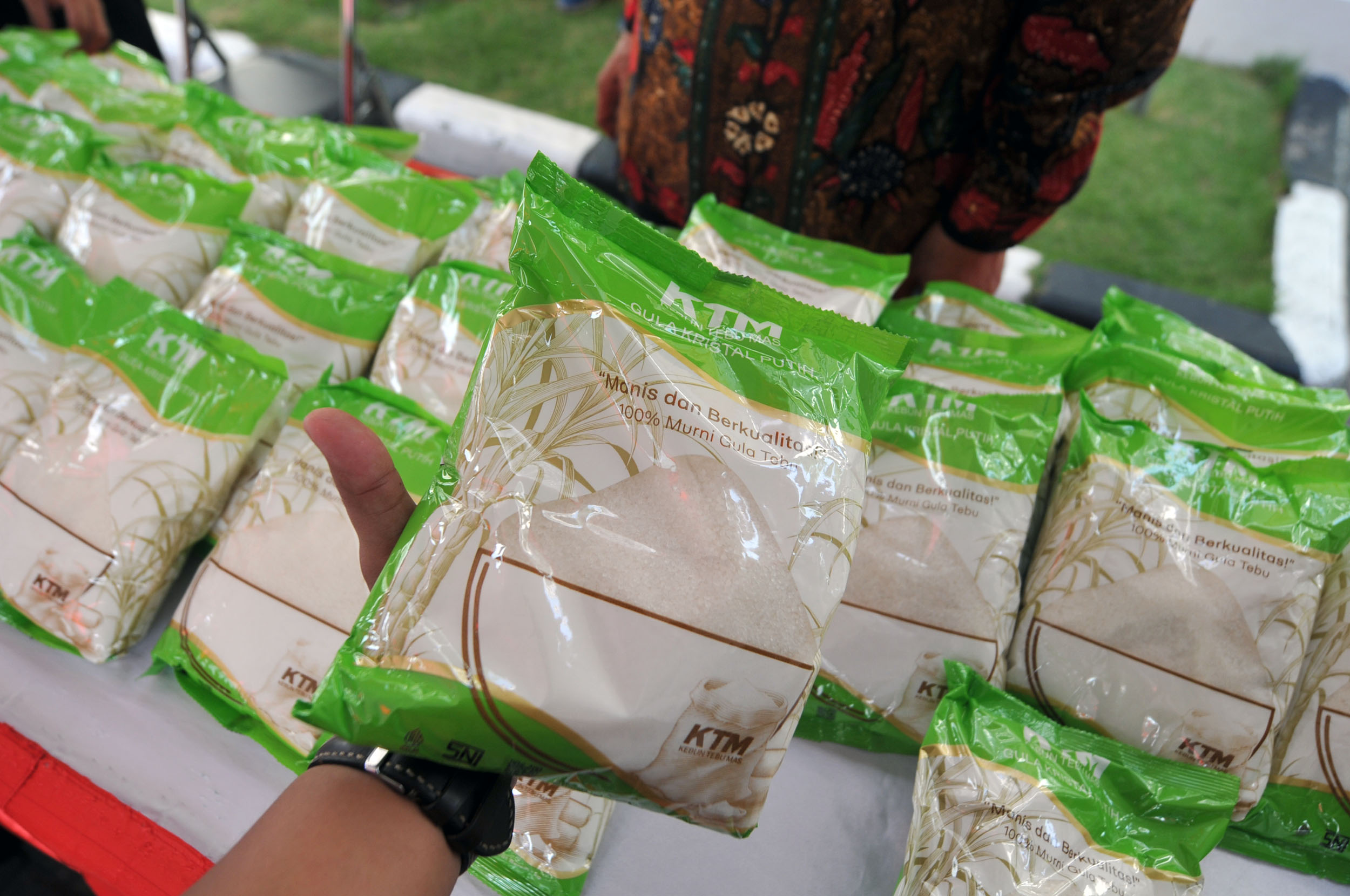 Pemerintah kembali melakukan penyesuaian harga acuan gula.