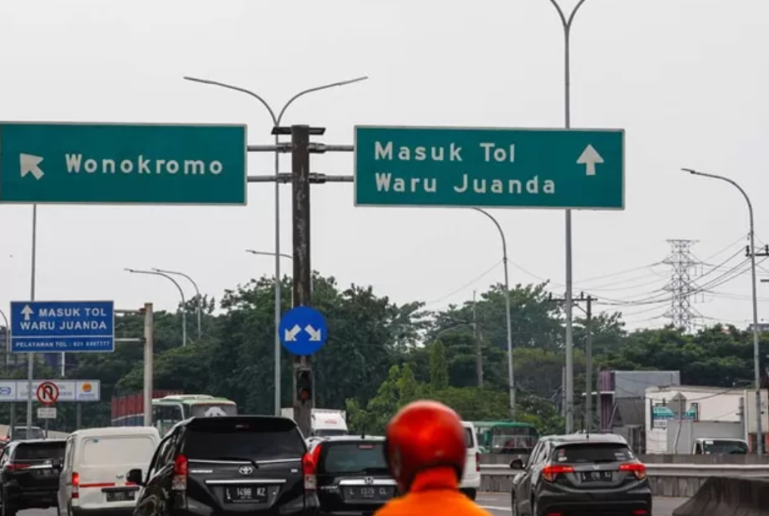 Akses dari kota Surabaya ke Bandara Juanda selama ini belum memiliki jalan khusus.