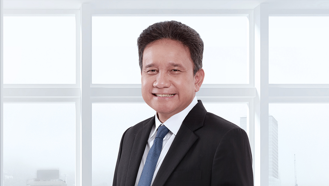 Wakil Ketua Dewan Komisioner OJK Mirza Adityaswara.