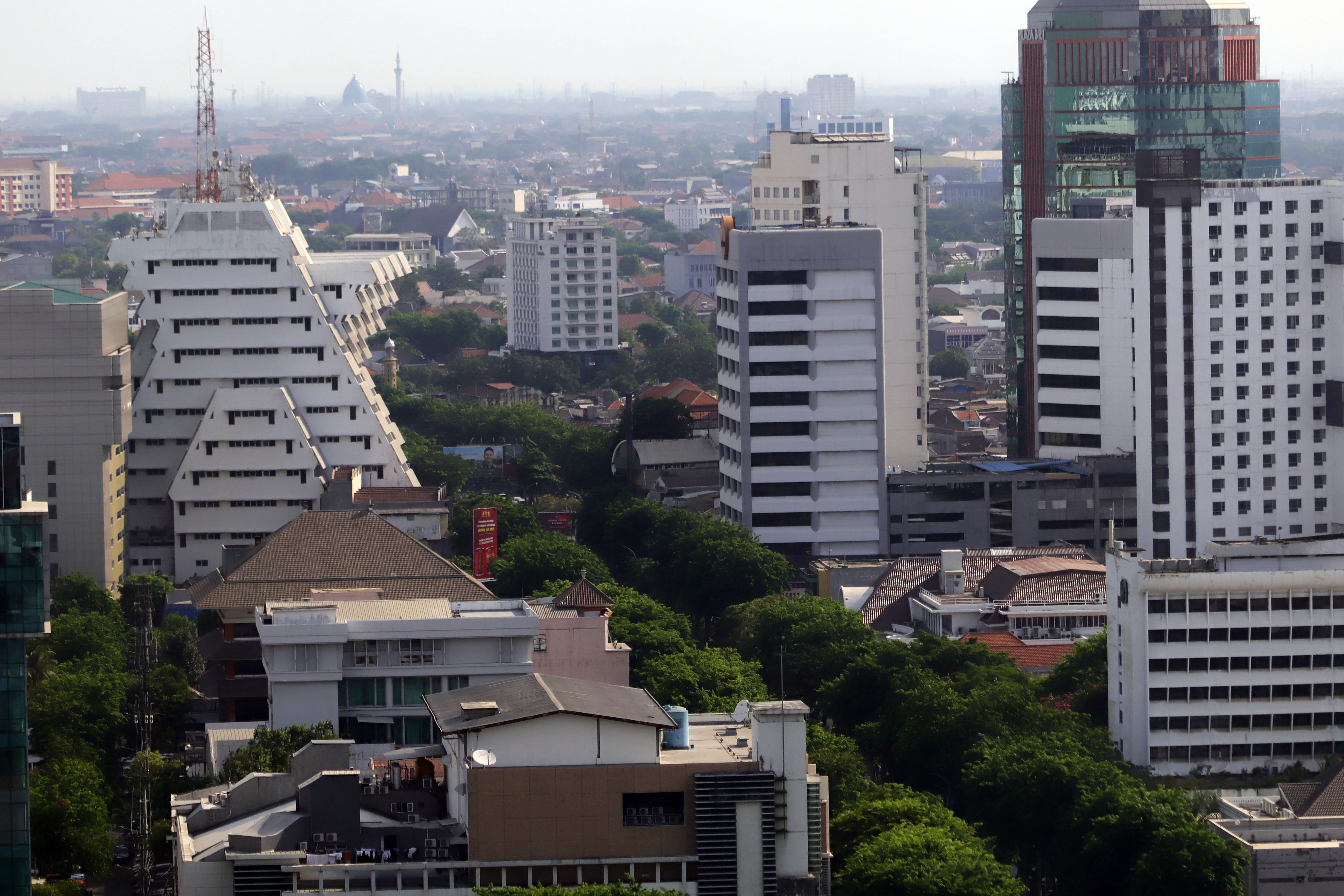 Untuk mewujudkan visi Indonesia Emas 2045 pemerintah menyiapkan mesin pertumbuhan ekonomi.