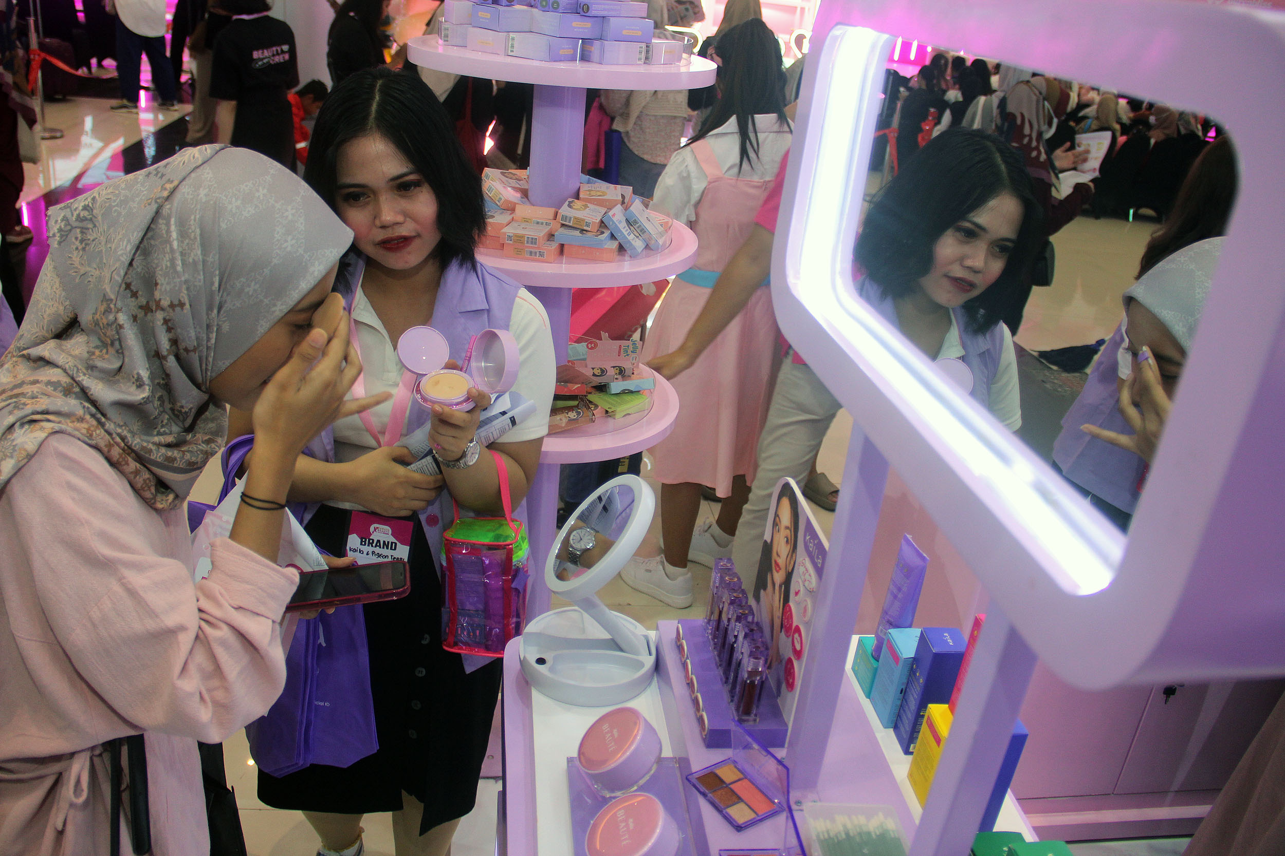 POTENSIAL: Saat ini di Indonesia terdapat lebih dari 1.100 industri kosmetik.