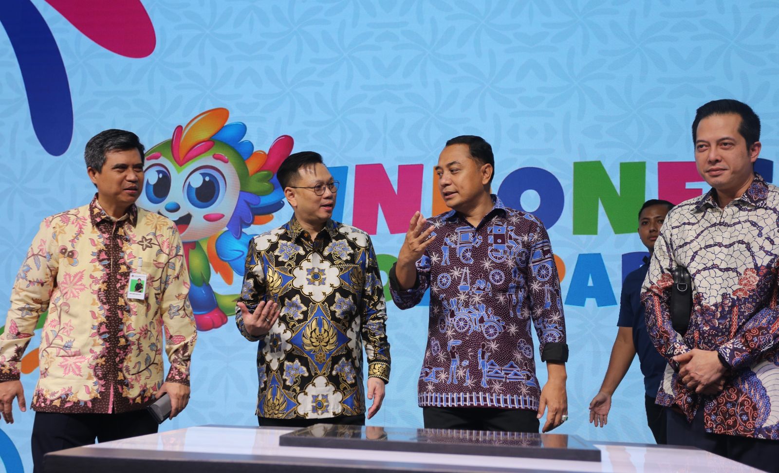 Dari kiri, Untung Basuki, Hardy Pangdani, Eri Cahyadi danIhsan Yunus meresmikan Indonesia Toys Paradise di Surabaya, Jawa Timur, Kamis (1/8).