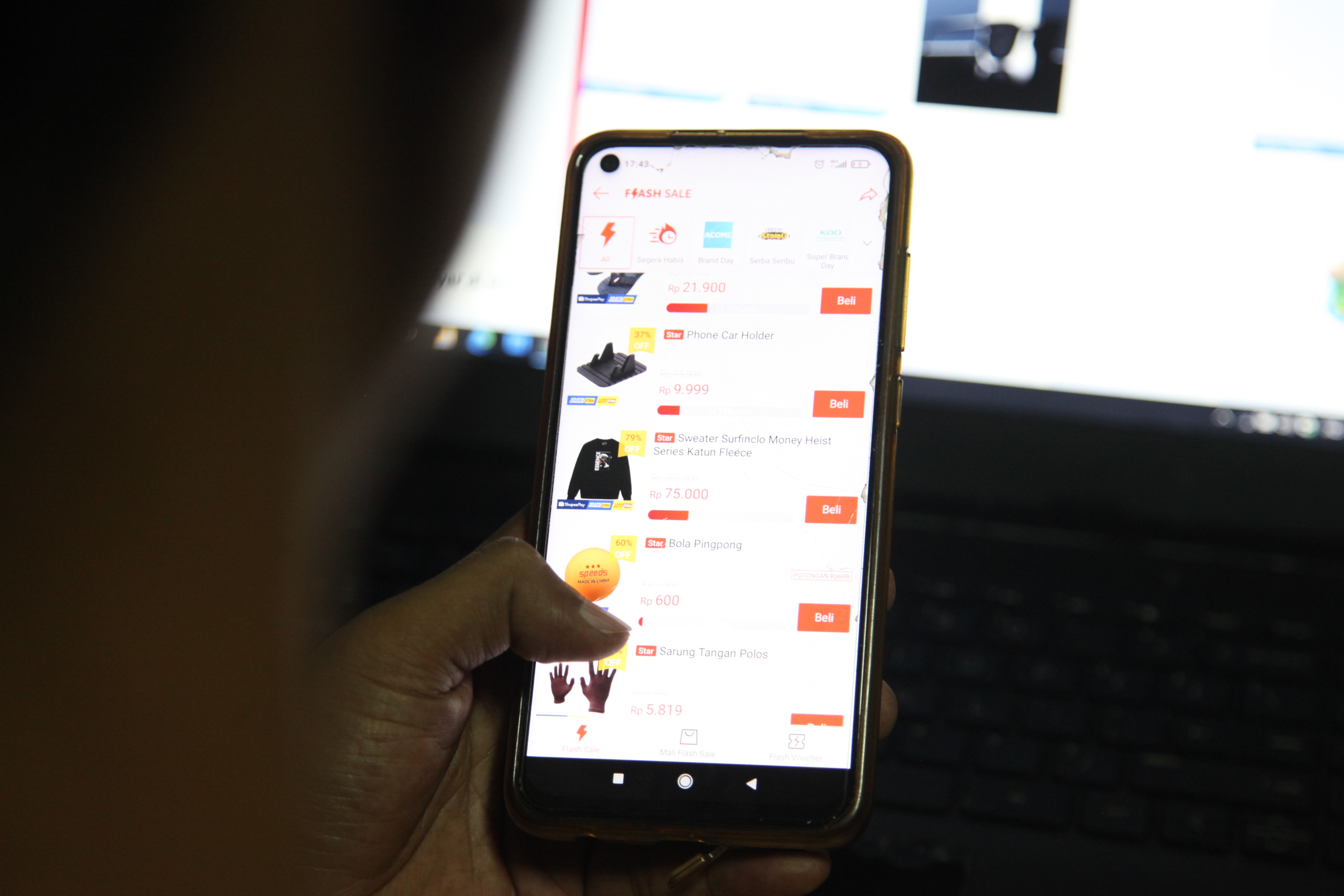 PELUANG BESAR: E-commerce menjadi salah satu sektor ekonomi digital yang tumbuh pesat di Indonesia.