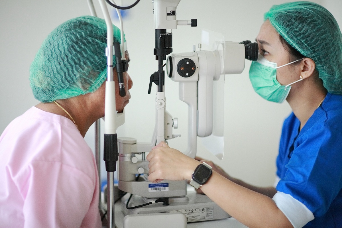 Berbagai kegiatan sosial dilakukan JEC Eye Hospitals & Clinics untuk meningkatkan kualitas hidup masyarakat Indonesia.