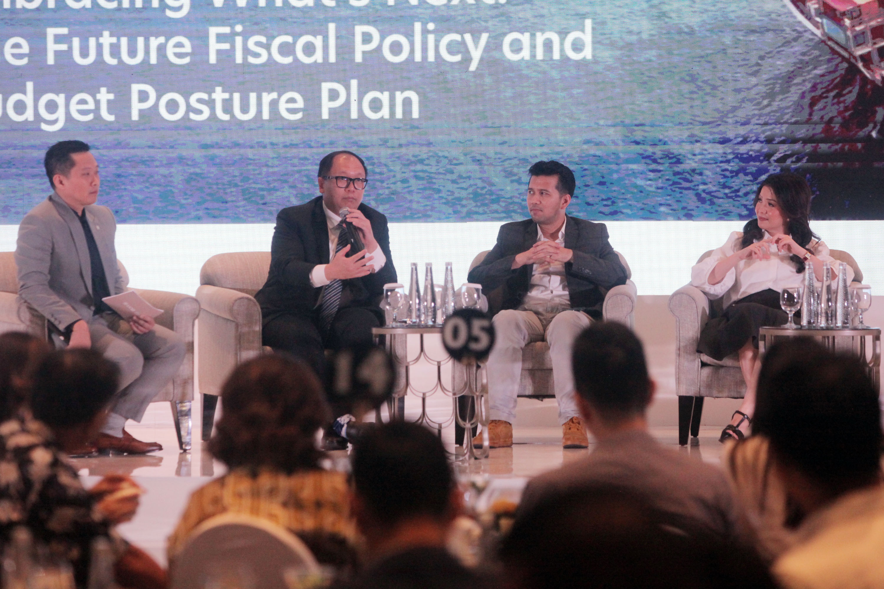 Kegiatan UOB Privilege Conversation: Mid-Year Market Outlook 2024 di Surabaya, Selasa (13/8).