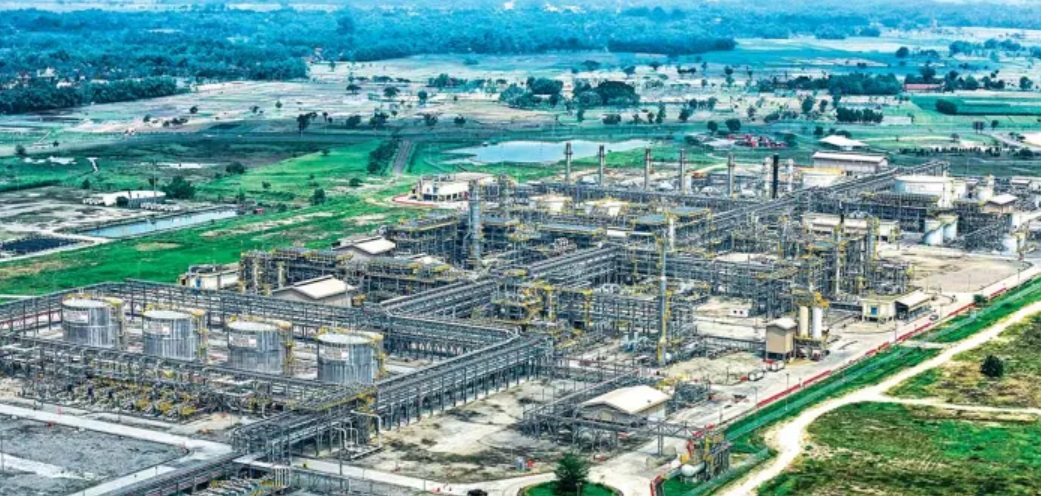 Lapangan Banyu Urip Bojonegoro memproduksi 20 ribu hingga 30 ribu barel per hari yang menyumbang seperempat produksi migas nasional.