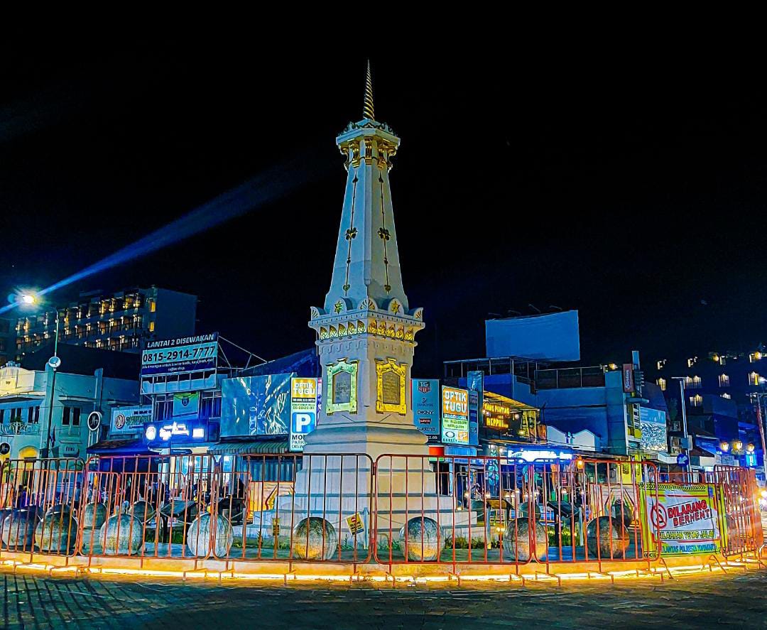LEGEN: Tugu Jogja menjadi salah satu ikon Kota Yogyakarta. Banyak wisatawan yang menjadikannya sebagai lokasi untuk foto. (IST)