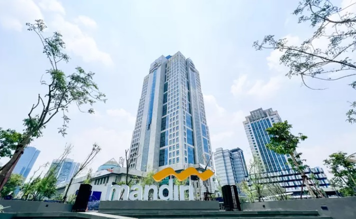 KOKOH: Bank Mandiri terus memberikan layanan terbaik untuk nasabahnya. (JAWAPOS.COM)