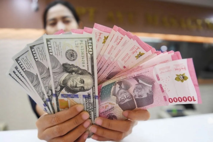 KUAT: Di peragangan pagi ini, Senin, 26 Agustus 2024, rupiah memimpin penguatan nilai tukar mata auang kawasan Asia.