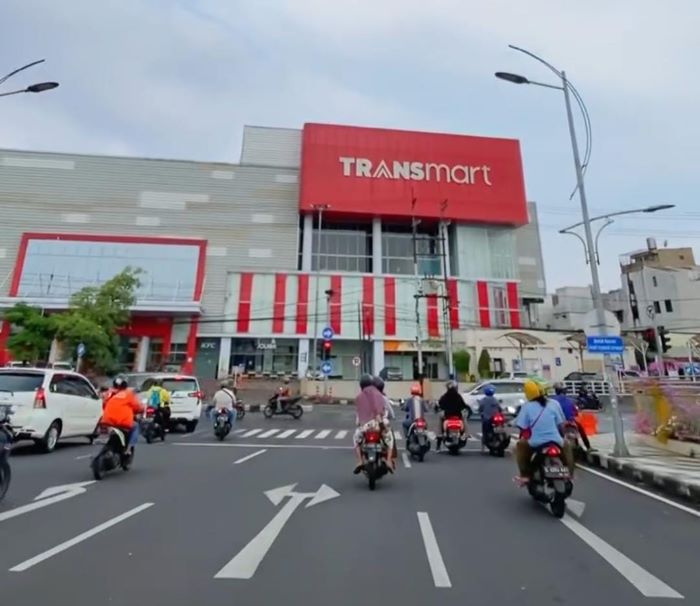 TUTUP: Tangkapan layar Instagram Transmart Ngagel Surabaya yang pamit alias tutup per hari ini.