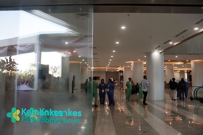 MEWAH: Rumah Sakit Kemenkes Surabaya yang mirip hotel bintang lima, hari ini, Jumat (6/9), diresmikan Presiden Jokowi.  