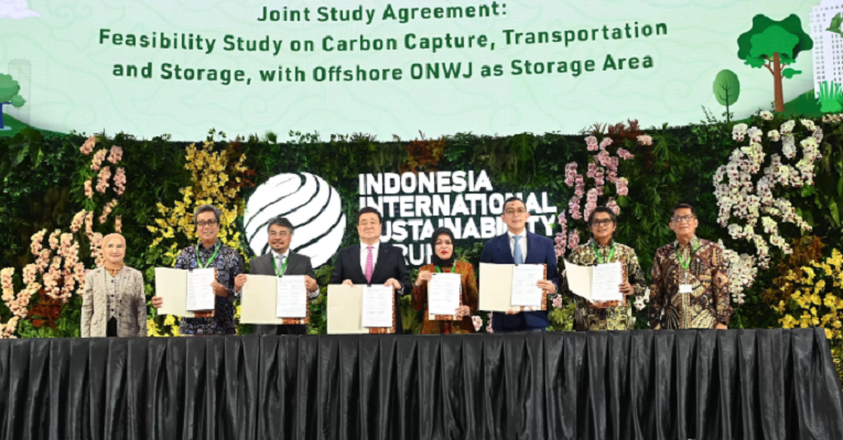 KERJA SAMA: Pertamina menandatangani empat perjanjian yang menjadi rangkaian kegiatan Indonesia International Sustainability Forum (IISF) 2024.