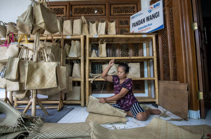 PAHLAWAN: Sektor usaha mikro kecil dan menengah (UMKM) menjadi salah satu pilar untuk mendorong pertumbuhan ekonomi agresif 8 persen.