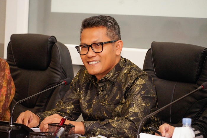 SERIUS: Juru Bicara Kementerian Perindustrian Febri Hendri Antoni Arif