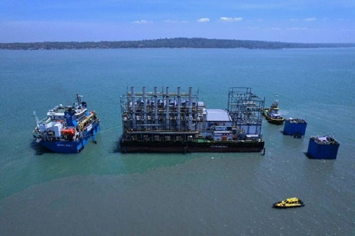 SUMBER ENERGI: Barge Mounted Power Plant (BMPP) Nusantara II saat proses sailing menuggunakan kapal Semi Submersible Vessel (SSV).