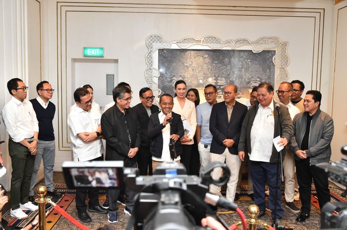 SIAP: Bahlil Lahadalia di sela Rapat Koordinasi Terbatas Pembahasan Usulan Program Quick Win Kementerian di Bidang Perekonomian di Jakarta, Minggu (3/11).