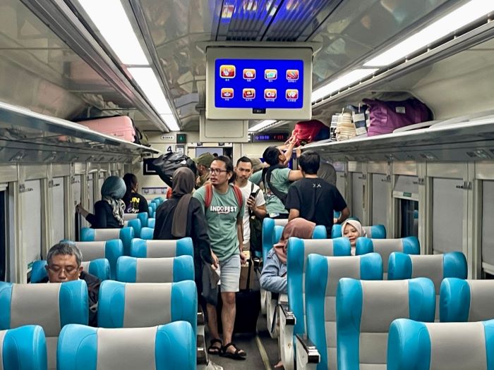 SUDAH DIBUKA: PT KAI Daop 8 Surabaya sudah membuka penjualan tiket untuk libur Natal 2024 dan Tahun Baru 2025 (Nataru) mulai hari ini, Kamis, 7 November 2024.
