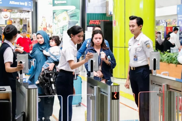 LAYANAN: KAI menyediakan fitur Face Recognition Boarding Gate di stasiun-stasiun.