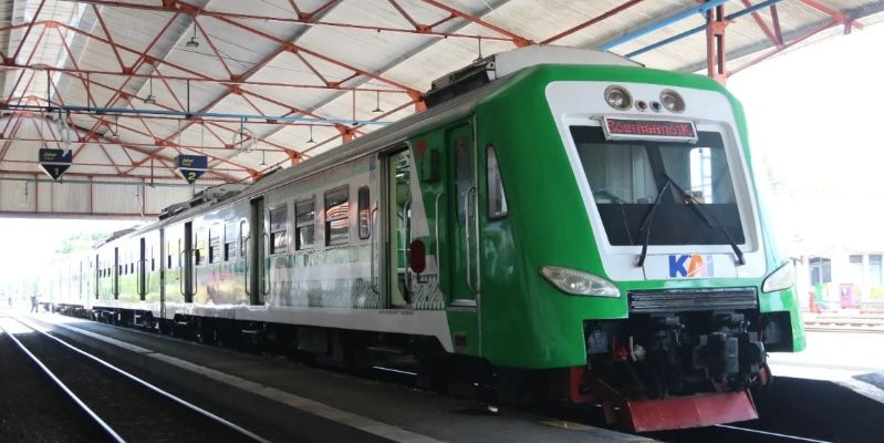 BARU: Kereta Api BIAS yang menghubungan Bandara Adi Soemarmo Solo dan Madiun.