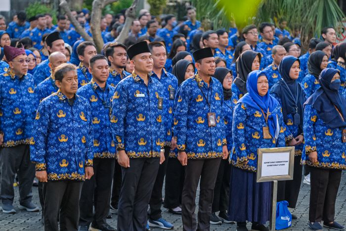 UPACARA: Anggota Korpri mengenakan seragam batik Korpri pada beberapa kegiatan, di antaranya upacara rutin tanggal 17 setiap bulan.