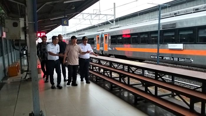 CEK: Menteri Perhubungan Dudy Purwagandy meninjau sejumlah simpul transportasi di beberapa wilayah menjelang Nataru.