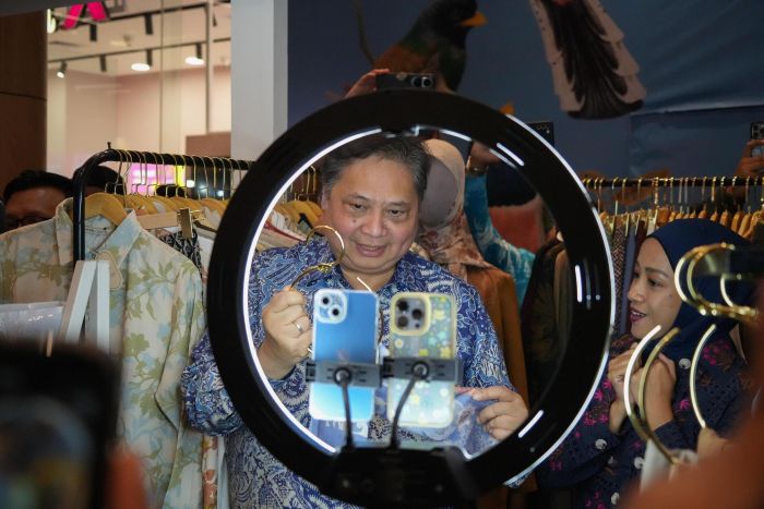 MARKET PLACE: Menko Bidang Perekonomian Airlangga Hartanto menyebut jika belanja secara online semakin diminati masyarakat Indonesia.