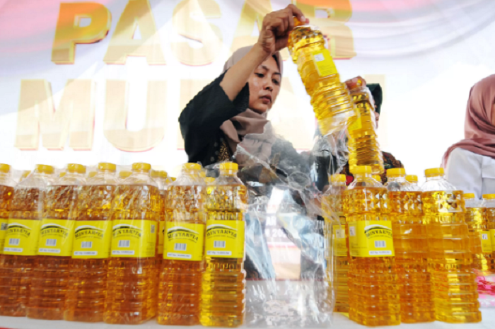 OPERASI PASAR: Salah satu strategi pemerintah untuk menekan lonjakan harga MinyaKita adalah dengan menggelar oeprasi pasar.