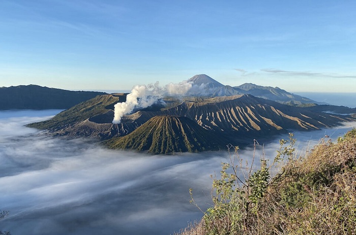 ROMANTIS: Gunung Bromo selalu memberikan pemandangan yang indah pagi ribuan pengunjungnya.