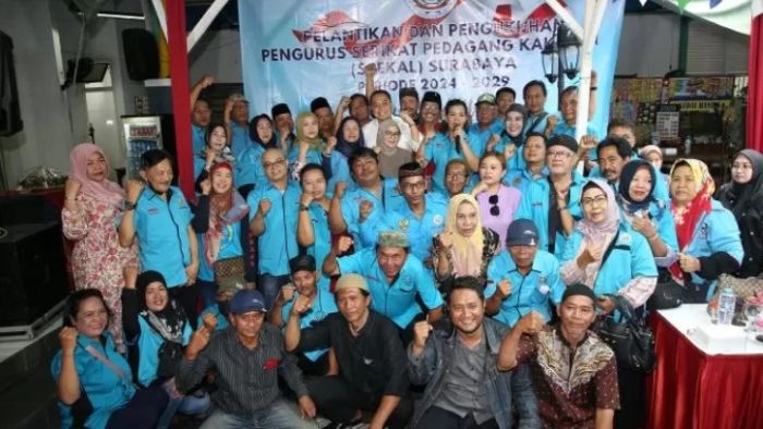 KOMPAK: Wali Kota Surabaya Eri Cahyadi bersama Serikat Pedagang Kaki Lima (Spekal) Surabaya.