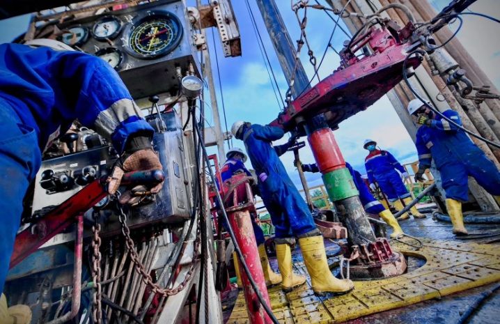 KERJA KERAS: Salah satu kegiatan pemboran sumur minyak di Wilayah Kerja (WK) Rokan, Pertamina Hulu Rokan.