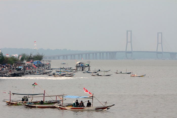 TARGET PENGUNJUNG: Suasana di Taman Hiburan Pantai (THP) Kenjeran, Surabaya. Pengelola menargetkan pengunjung pada libur tahun baru 2025 capai 50 ribu orang.