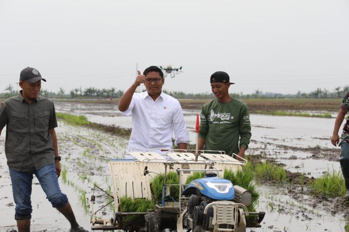 JOS: Wamentan Sudaryono (kiri) menyebut jika Kementerian Pertanian tahun ini tidak akan impor beras, jagung, gula konsumsi dan garam konsumsi.