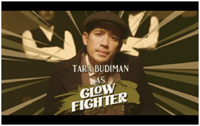SIKAT: Brand ambassador MS Glow for Men Tarra Budiman dalam potongan video skenario Glow Fighter membasmi Kelompok Kulit Bermasalah.  &nbsp;