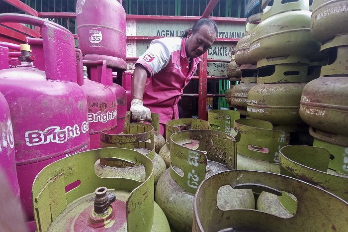 AMAN: Kepala Dinkopumdag Kota Surabaya Dewi Soeriyawati menyampaikan semua jenis pendistribusian LPG 3 kg di Surabaya tidak mengalami kendala.