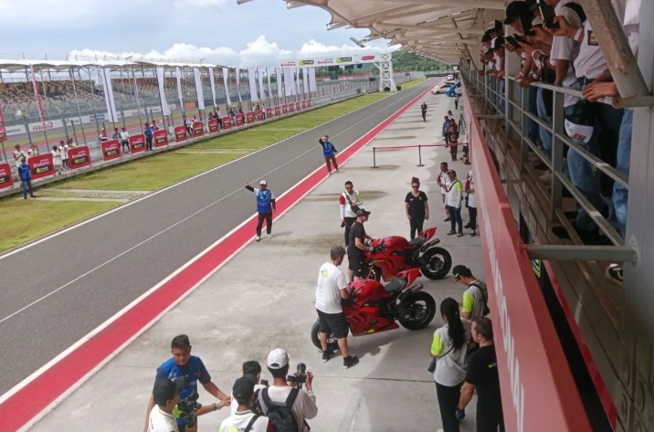 PERSIAPAN: Dua motor pembalap MotoGP saat melakukan track day di Sirkuit Mandalika, Nusa Tenggara Barat (NTB) Januari 2025.