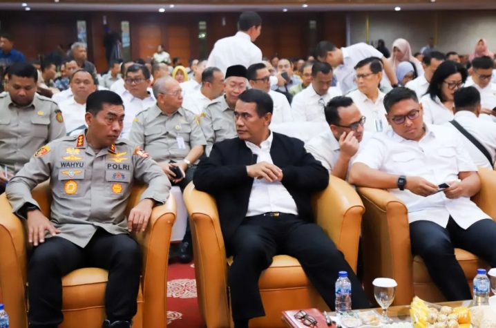 DUDUK BERSAMA: Mentan Andi Amran Sulaiman (tengah), Wamentan Sudaryono (kanan), Kabareskrim Komjen Wahyu Widada di sela diskusi swasembada pangan di Jakarta, Senin (10/2/2025).