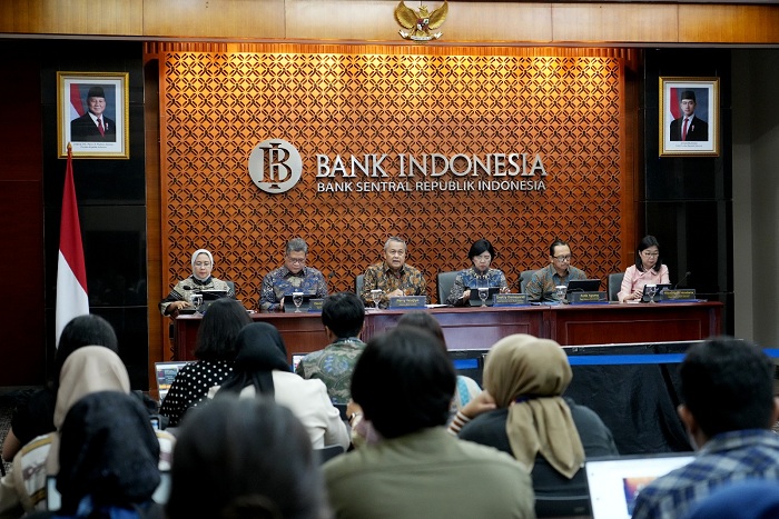 TETAP: Gubernur BI perry Warjiyo menjelaskan mengenai hasil Rapat Dewan Gubernur BI pada 18-19 Februari 2025, di Jakarta.