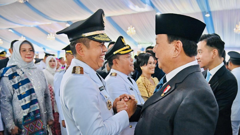 SIAP: Presiden Prabowo Subianto memberikan ucapan selamat kepada para kepala daerah yang dilantik di Istana Kepresidenan Jakarta, Kamis (20/2/2025).