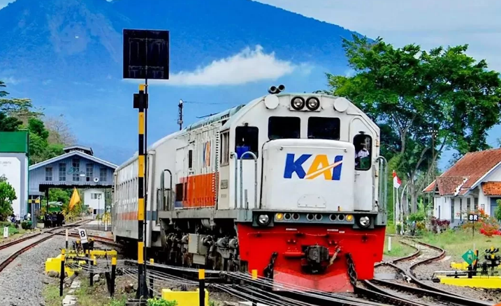 FAVORIT: Kereta api menjadi salah satu alat transprtasi paling laris selama angkutan lebaran.