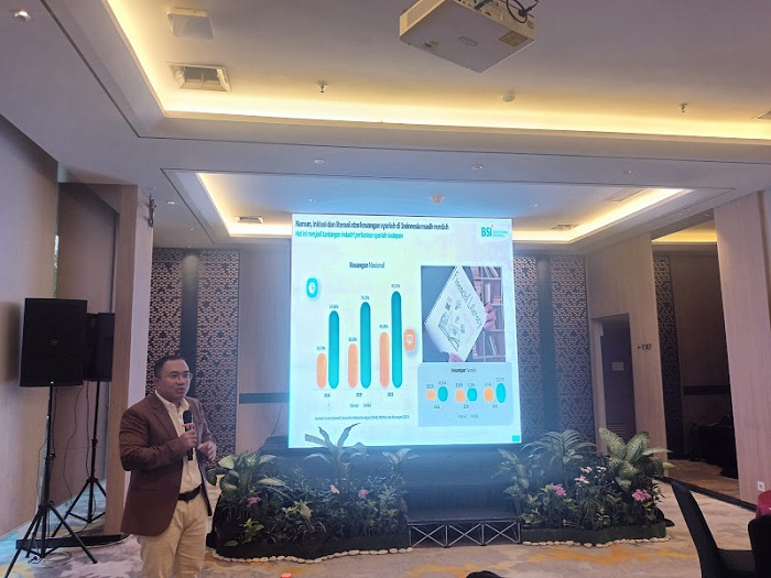 PEMAPARAN: Regional CEO Regional Office VIII Surabaya Jajang Abdul Karim memaparkan kinerja Bank BSI di sepanjang tahun 2024.