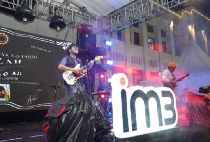 SPESIAL: Kunto Aji sukses menciptakan atmosfer Ramadan yang berbeda di acara Bookber Simpel IM3 di Kota Surabaya yang berlokasi di Ramadan Kreatif Fest, Kota Lama Surabaya.  &nbsp;