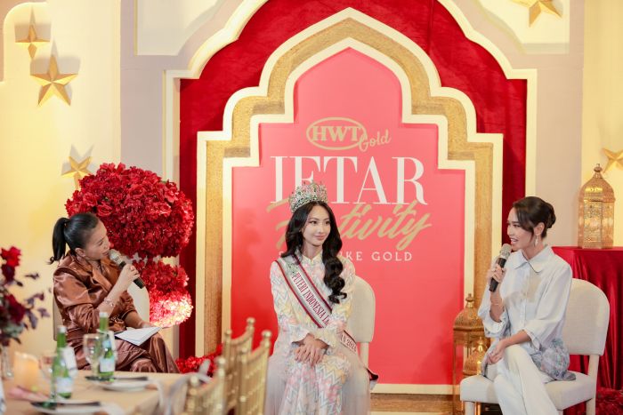 APRESIASI: Puteri Indonesia Lingkungan 2024, Sophie Kirana (tengah) saat menjadi narasumber di HWT Gold Iftar Festivity: Shine Like Gold, Rabu (26/3/2025).