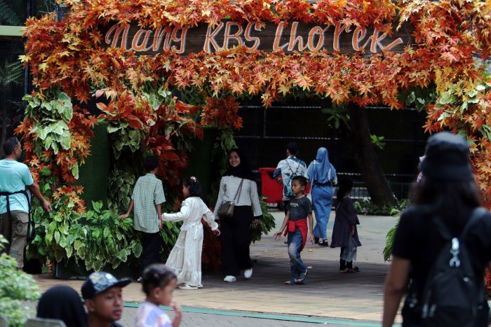 REKREASI: Kawasan Kebun Binatang Surabaya menjadi obyek wisata yang paling diminati saat libur panjang Lebaran Idulfitri, Hari Raya Nyepi dan cuti bersama.