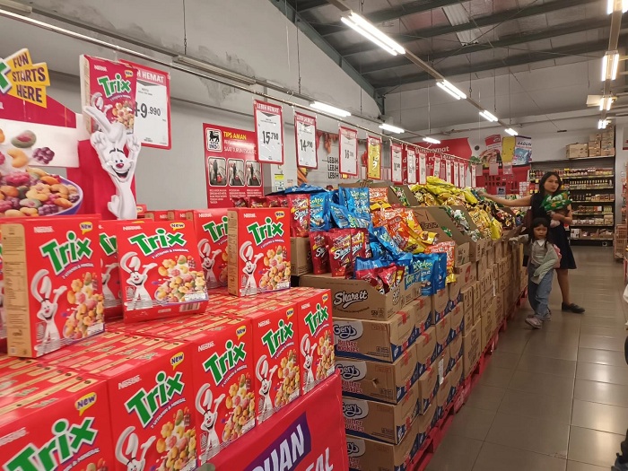 DAYA BELI TURUN: Penjualan produk manufaktur, terutama untuk produk Industri Makanan, Minuman serta Tekstil dan Produk Tekstil (TPT), mengalami penurunan penjualan pada saat menjelang lebaran.