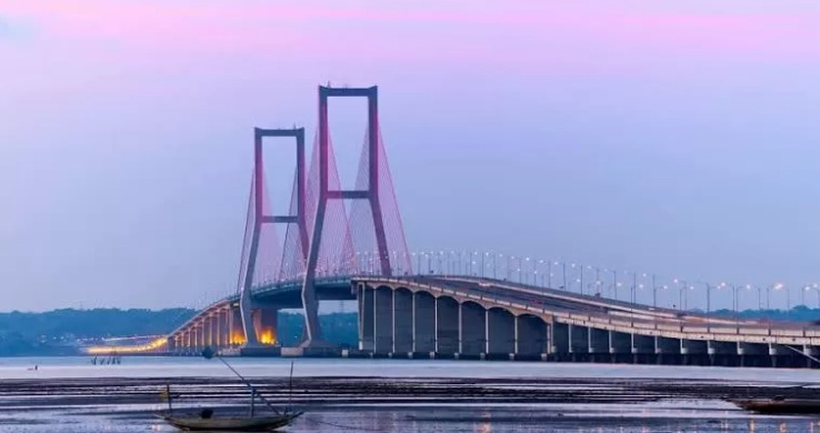 MEGAH: Ada usulan Jembatan Suramadu kembali berbayar seperti pada awal-awal beroperasi.